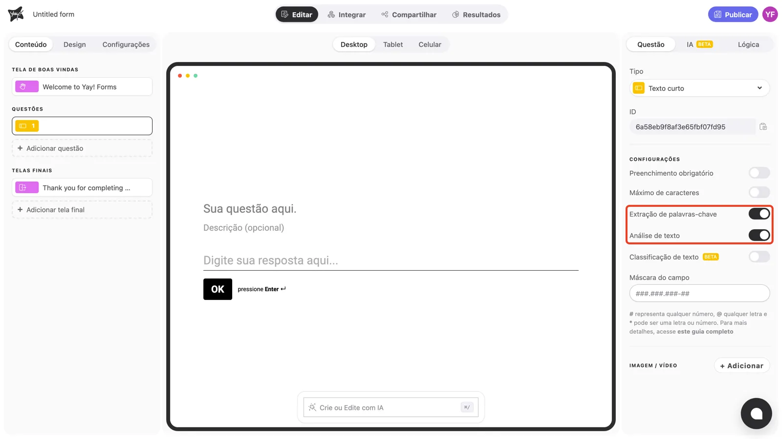 As chaves Extração de palavras-chave e Análise de texto ativadas no painel de uma pergunta de Texto curto