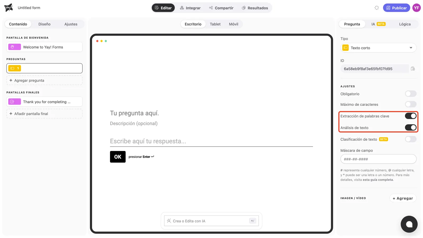Los interruptores Extracción de palabras clave y Análisis de texto activados en el panel de una pregunta de Texto corto